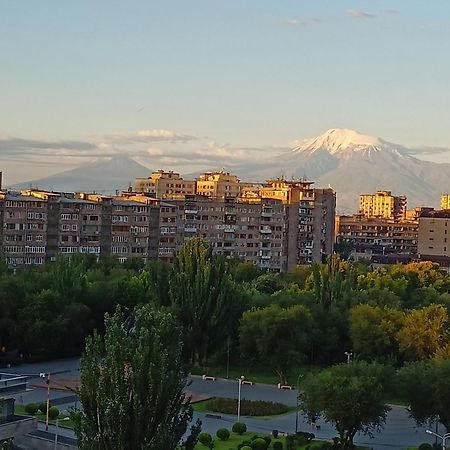 Umba Apartment N5 - Balcony And Mount Ararat View Γιερεβάν Εξωτερικό φωτογραφία