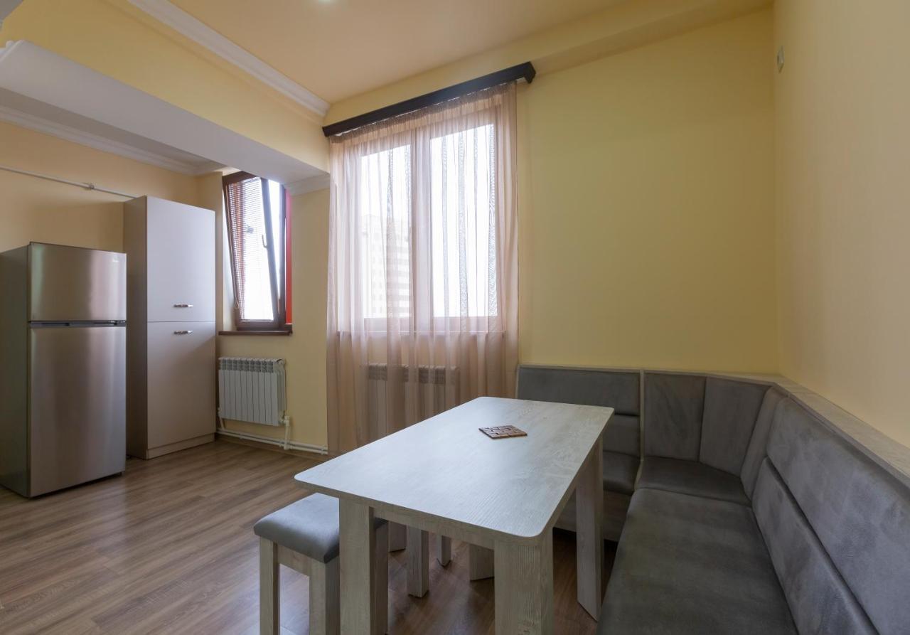 Umba Apartment N5 - Balcony And Mount Ararat View Γιερεβάν Εξωτερικό φωτογραφία