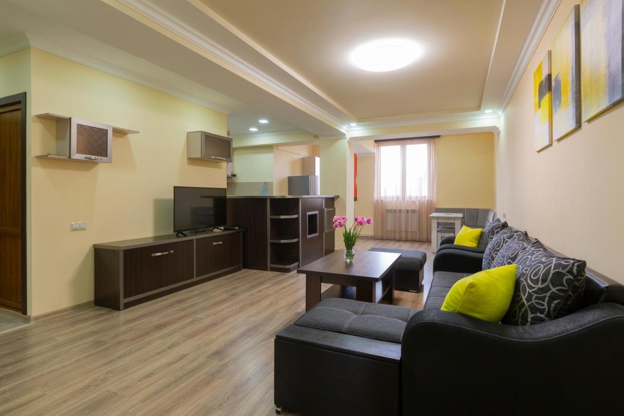 Umba Apartment N5 - Balcony And Mount Ararat View Γιερεβάν Εξωτερικό φωτογραφία