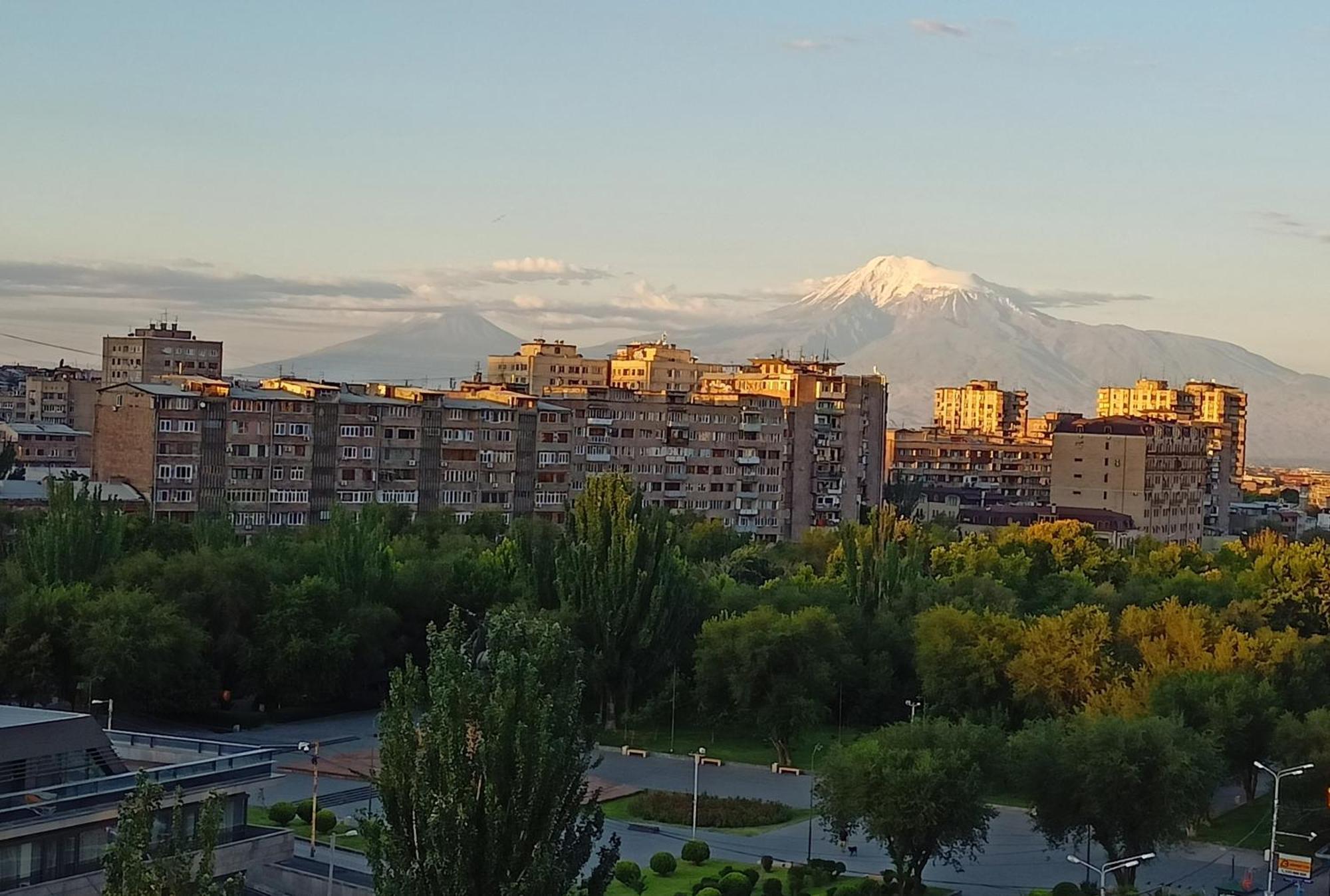 Umba Apartment N5 - Balcony And Mount Ararat View Γιερεβάν Εξωτερικό φωτογραφία